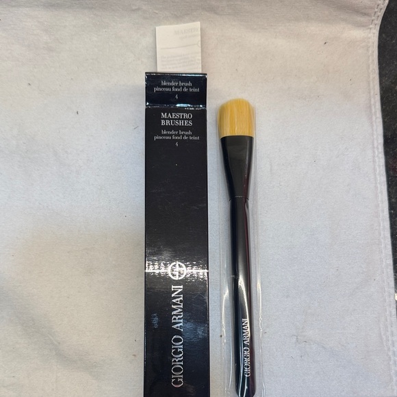 Giorgio Armani  Maestro Brush blender 4 - Picture 3 of 5